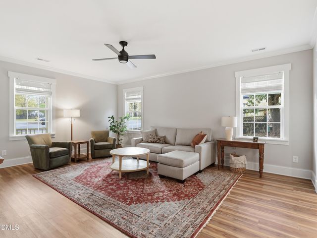 129 E Chestnut Avenue, Wake Forest, NC 27587