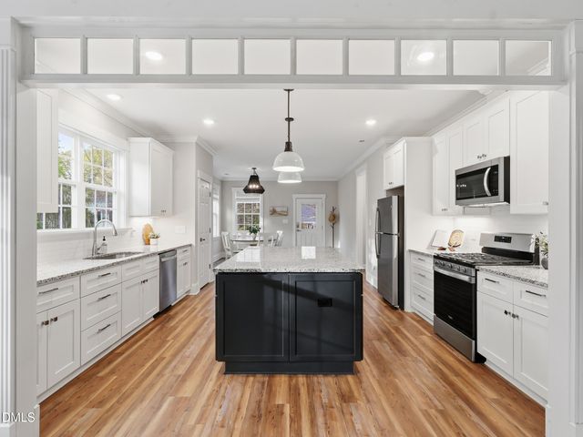 129 E Chestnut Avenue, Wake Forest, NC 27587