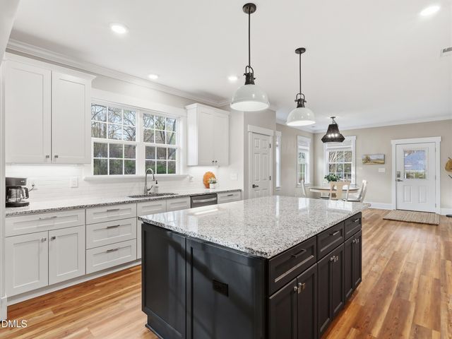 129 E Chestnut Avenue, Wake Forest, NC 27587