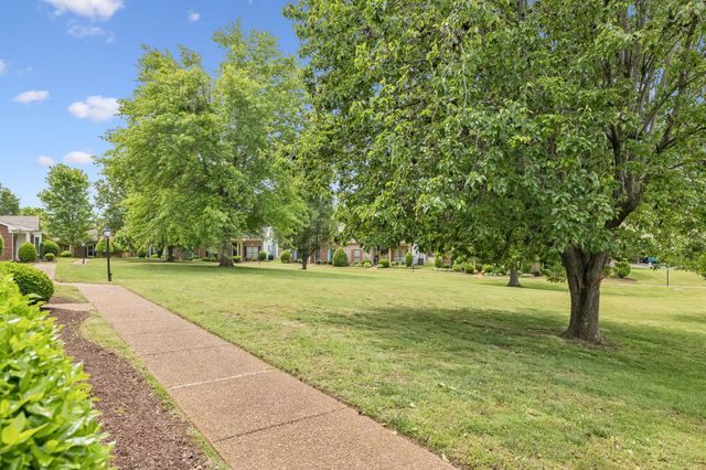 9029 Sawyer Brown Rd, Nashville, TN 37221