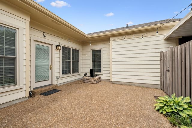 9029 Sawyer Brown Rd, Nashville, TN 37221
