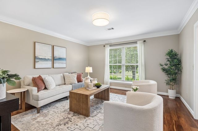 9029 Sawyer Brown Rd, Nashville, TN 37221