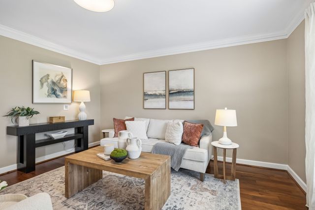 9029 Sawyer Brown Rd, Nashville, TN 37221