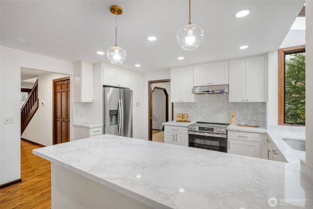 15155 NE 6th Street, Bellevue, WA 98007