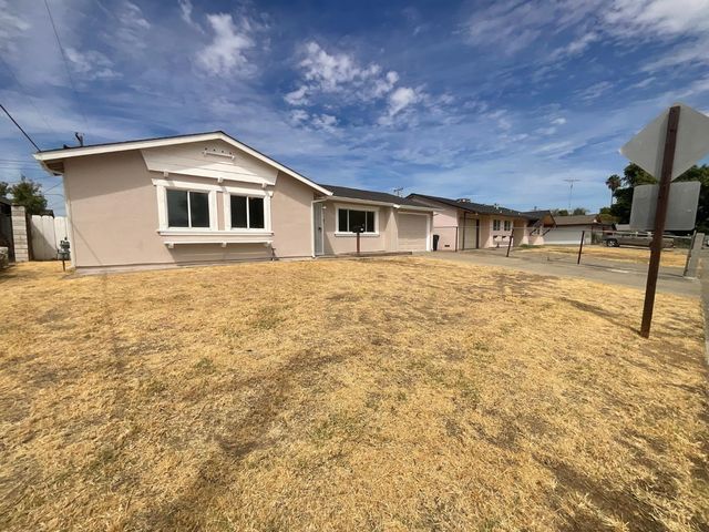 6920 Briggs Dr, Sacramento, CA 95828