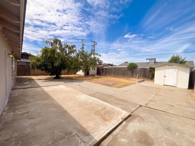 6920 Briggs Dr, Sacramento, CA 95828