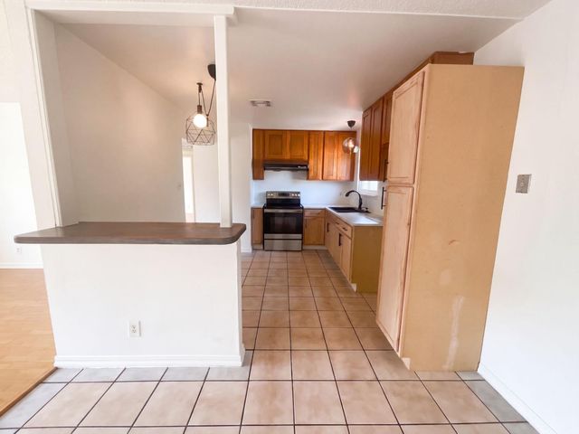 6920 Briggs Dr, Sacramento, CA 95828