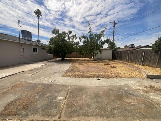 6920 Briggs Dr, Sacramento, CA 95828
