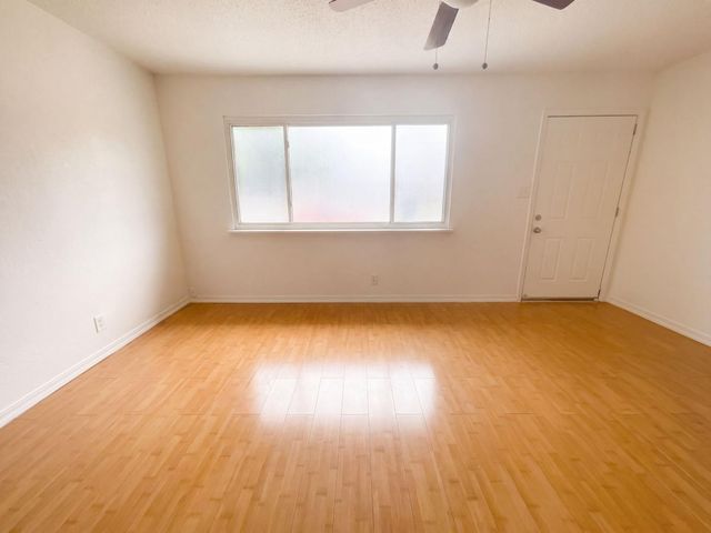 6920 Briggs Dr, Sacramento, CA 95828