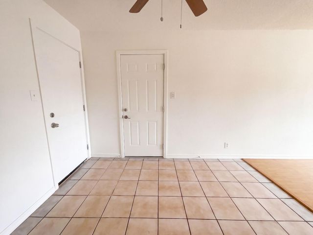 6920 Briggs Dr, Sacramento, CA 95828