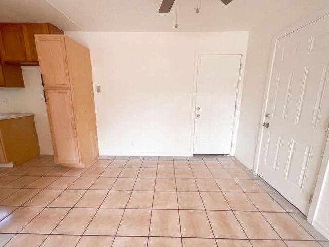 6920 Briggs Dr, Sacramento, CA 95828