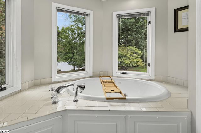 155 Waterford Drive, Inman, SC 29349