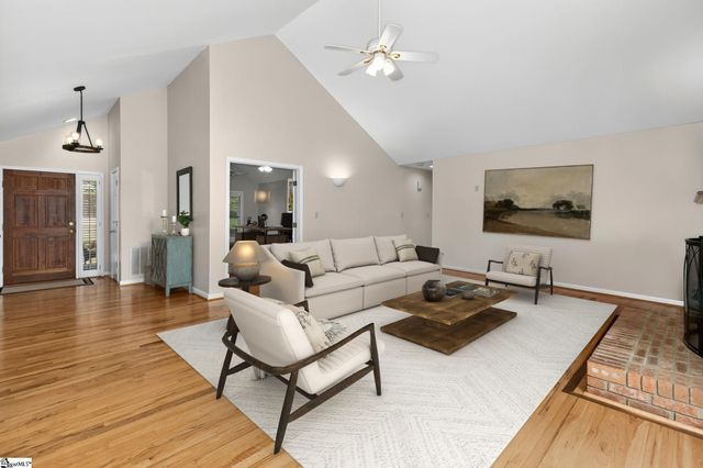 155 Waterford Drive, Inman, SC 29349