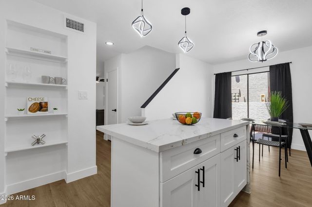 2121 S PENNINGTON -- 21, Mesa, AZ 85202