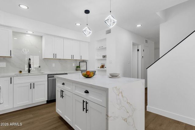 2121 S PENNINGTON -- 21, Mesa, AZ 85202