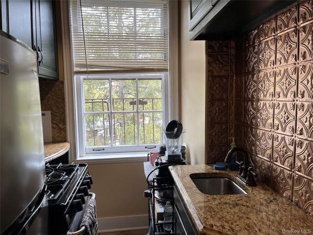 38-30 Douglaston Parkway 4C, Douglaston, NY 11363