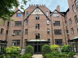 38-30 Douglaston Parkway 4C, Douglaston, NY 11363