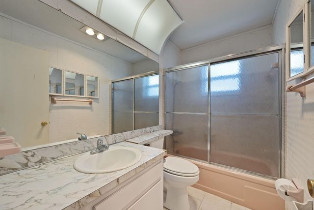 904 SW 5th Court, Boynton Beach, FL 33426