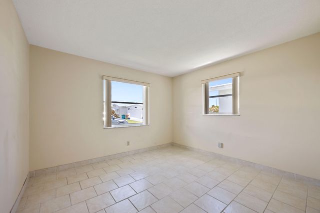 904 SW 5th Court, Boynton Beach, FL 33426