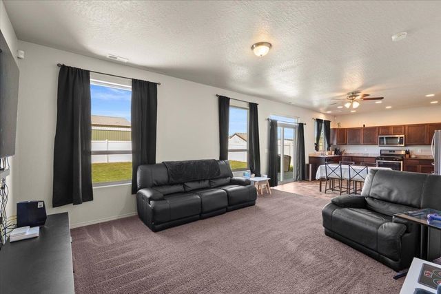 414 S Beeman St, Airway Heights, WA 99001