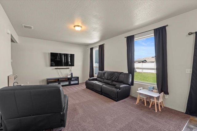 414 S Beeman St, Airway Heights, WA 99001