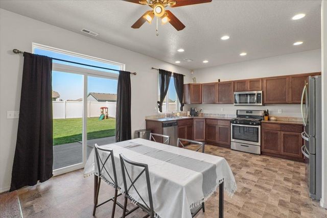 414 S Beeman St, Airway Heights, WA 99001