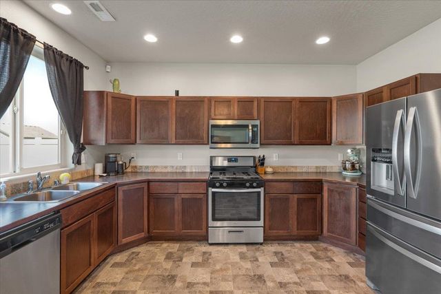 414 S Beeman St, Airway Heights, WA 99001