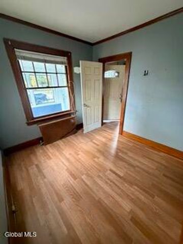 5 Lockrow Boulevard, Colonie, NY 12205