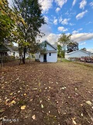 5 Lockrow Boulevard, Colonie, NY 12205