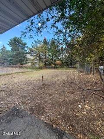 5 Lockrow Boulevard, Colonie, NY 12205