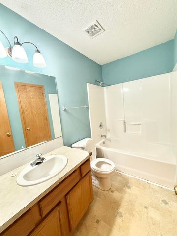 2118 N Piatt Ave, Wichita, KS 67214