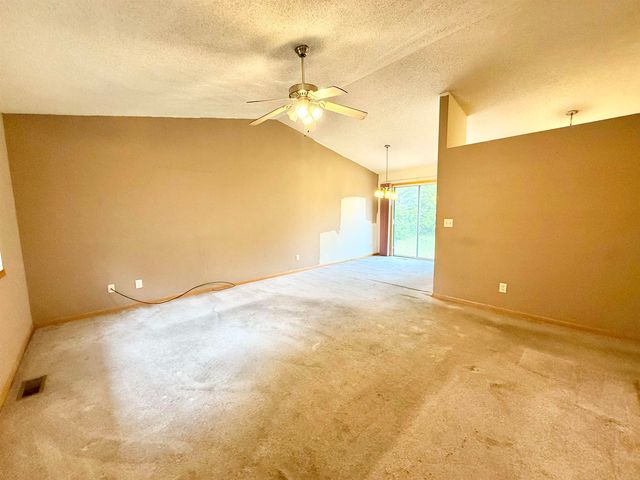 2118 N Piatt Ave, Wichita, KS 67214