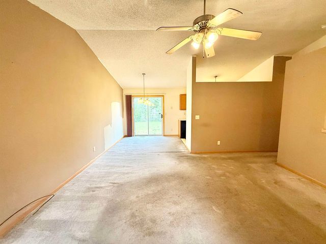 2118 N Piatt Ave, Wichita, KS 67214