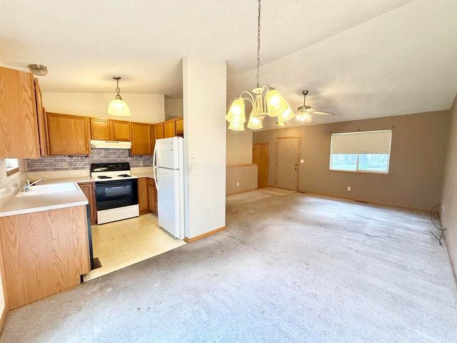 2118 N Piatt Ave, Wichita, KS 67214