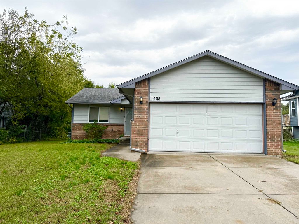 2118 N Piatt Ave, Wichita, KS 67214