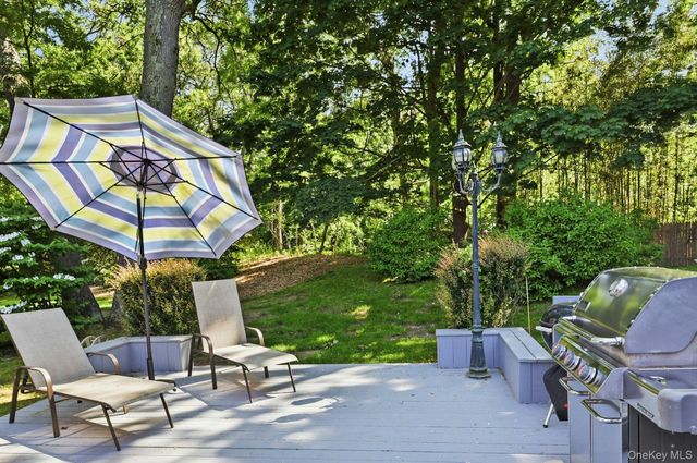 3 Heiko Court, Northport, NY 11768