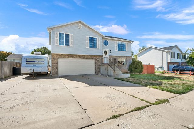 482 W 275 N, Clearfield, UT 84015