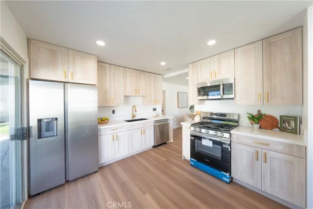 218 Muroc, Fullerton, CA 92833