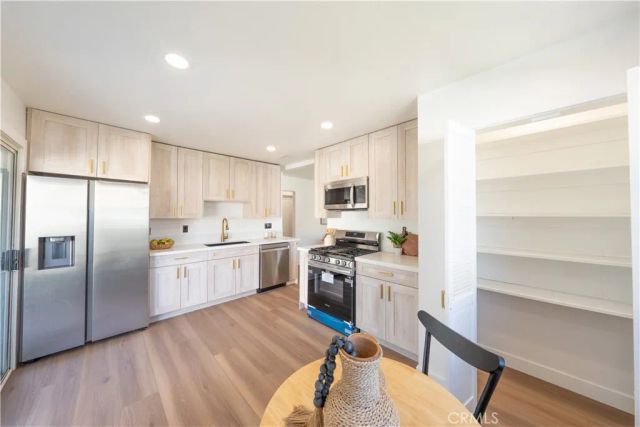 218 Muroc, Fullerton, CA 92833