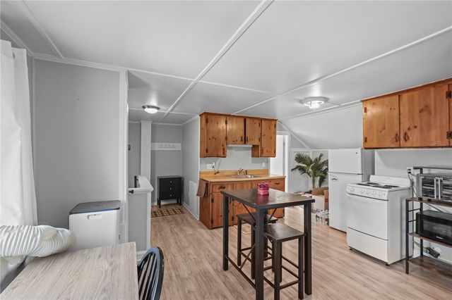 32 Houston Avenue, Newport, RI 02840