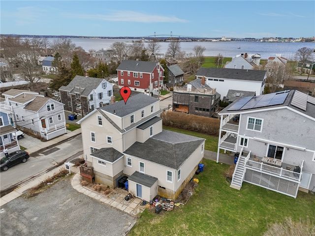 32 Houston Avenue, Newport, RI 02840