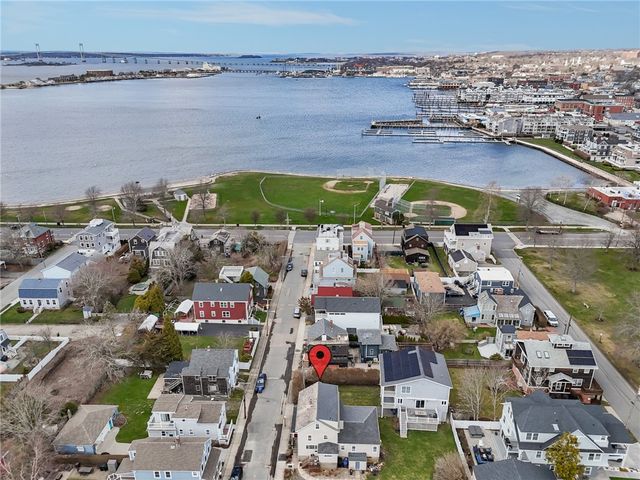 32 Houston Avenue, Newport, RI 02840