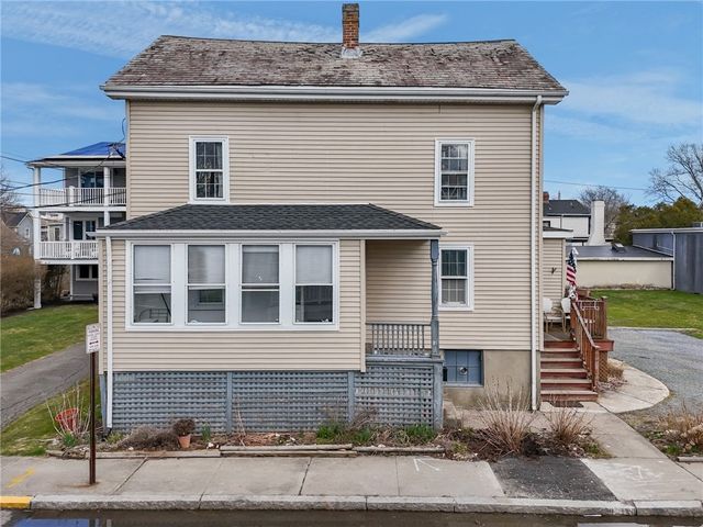 32 Houston Avenue, Newport, RI 02840