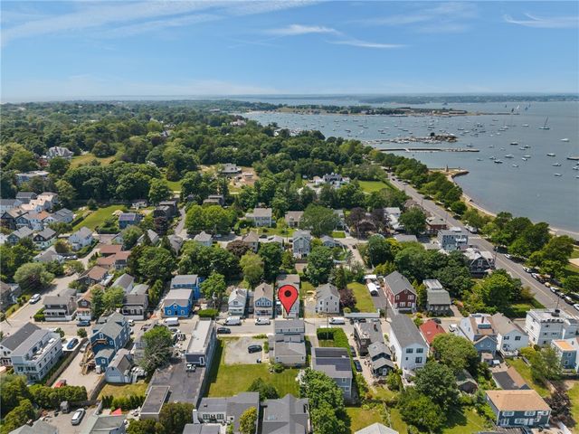 32 Houston Avenue, Newport, RI 02840
