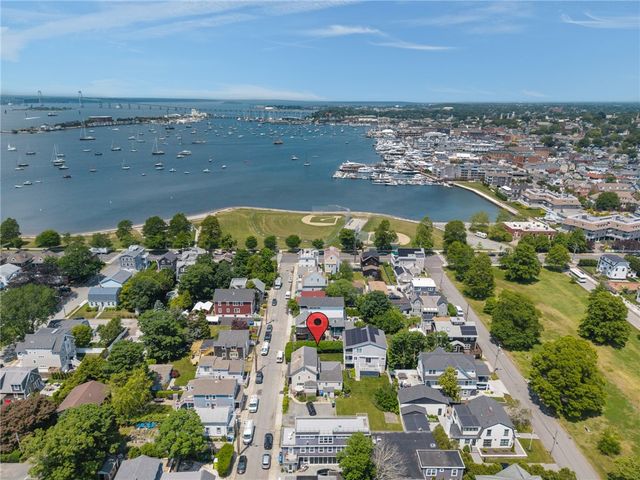 32 Houston Avenue, Newport, RI 02840