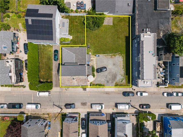 32 Houston Avenue, Newport, RI 02840
