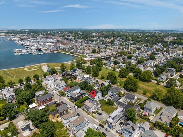 32 Houston Avenue, Newport, RI 02840