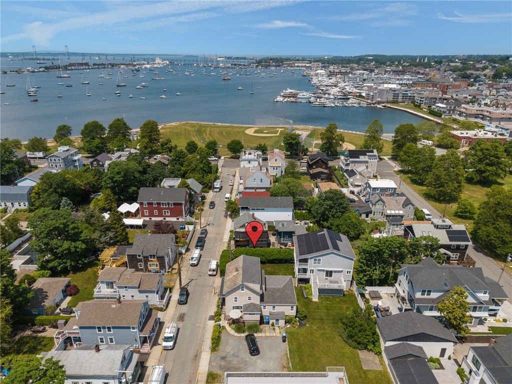 32 Houston Avenue, Newport, RI 02840