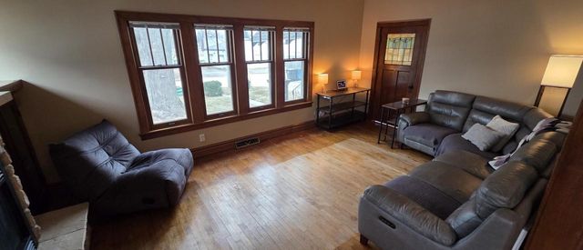 9120 S Chicago COURT, Oak Creek, WI 53154