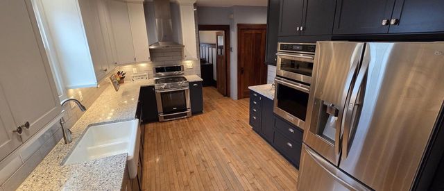 9120 S Chicago COURT, Oak Creek, WI 53154